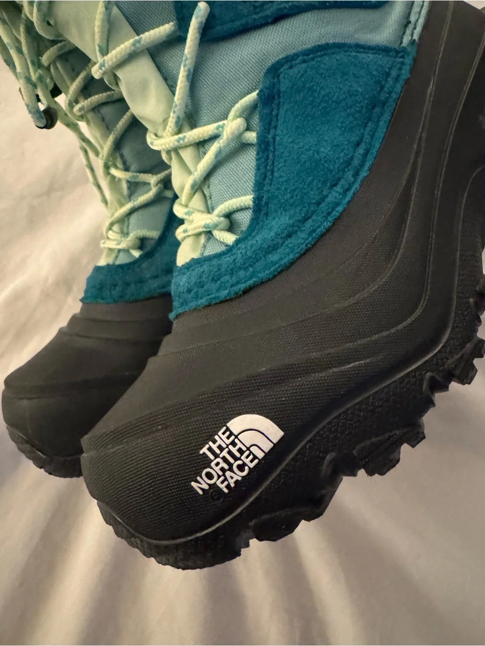 The North Face Kids Alpenglow Hiking /Snow Boots Size 1 - LIKE NEW